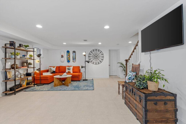 Building Photo - 1601 D St NE Rental