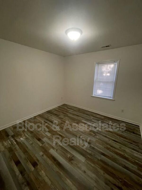 Photo - 115 Farmer Rd Unit Apt B