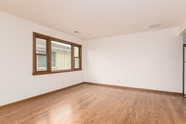 Photo - 8440 W Windsor Ave Unit 2