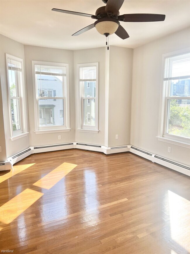 Photo - 2 br, 2 bath Triplex - 35 Edgewood Street ...