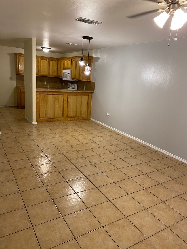 Photo - 1319 Nesmith St Unit A