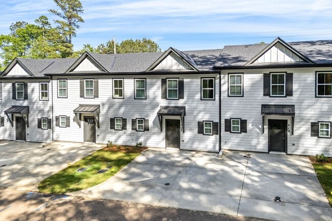 Building Photo - 1ST MONTH FREE!!