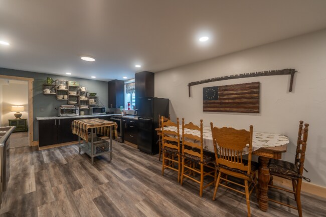 Photo - 145 Sunset Dr Unit B