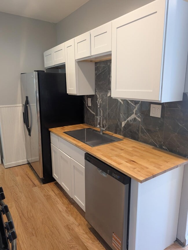 Building Photo - 3203 Parkview Ave Rental
