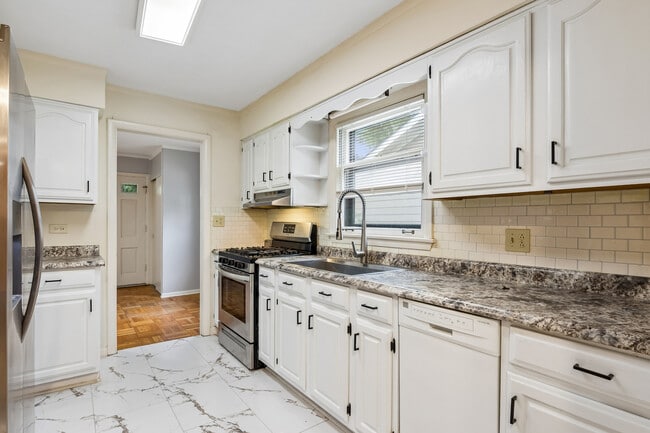Photo - 226 Latrobe Ave