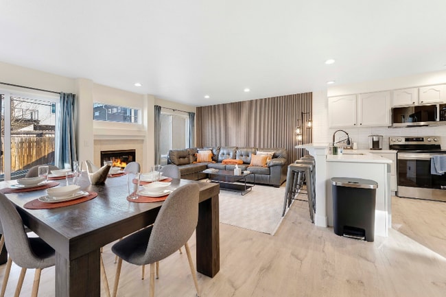 Photo - 5316 Stuart St