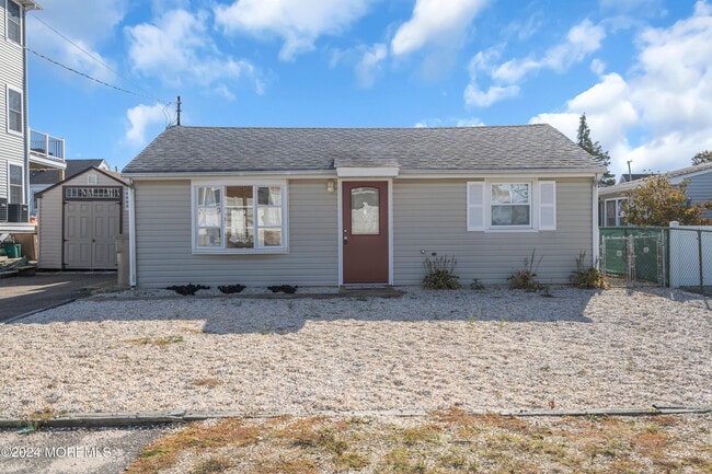 Photo - 204 Butler Blvd