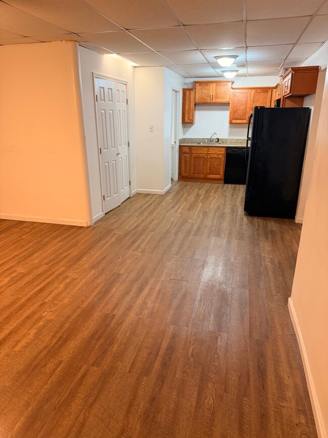 Building Photo - 4411 Chastant St Unit B