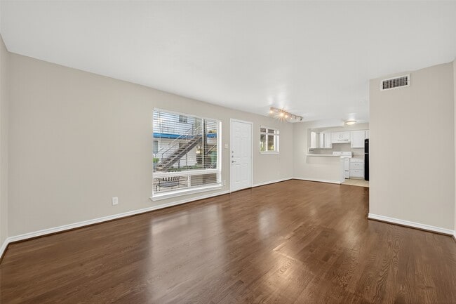 Photo - 2020 Huldy St Unit 1