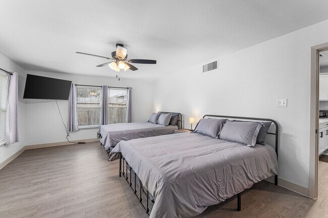 Photo - 4222 Sherwood Dr Unit ID1268435P