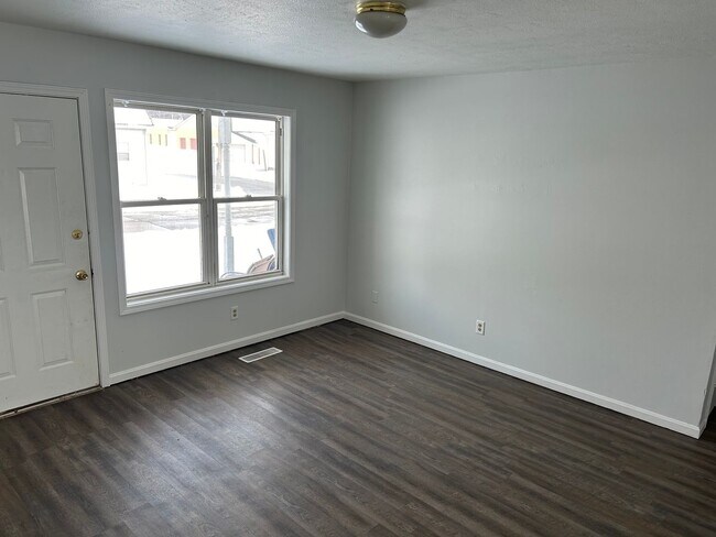 Photo - 701 Center St