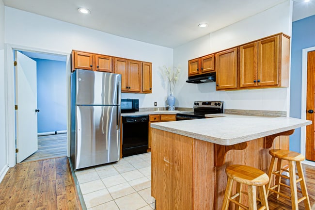 Photo - 313 E Spring St