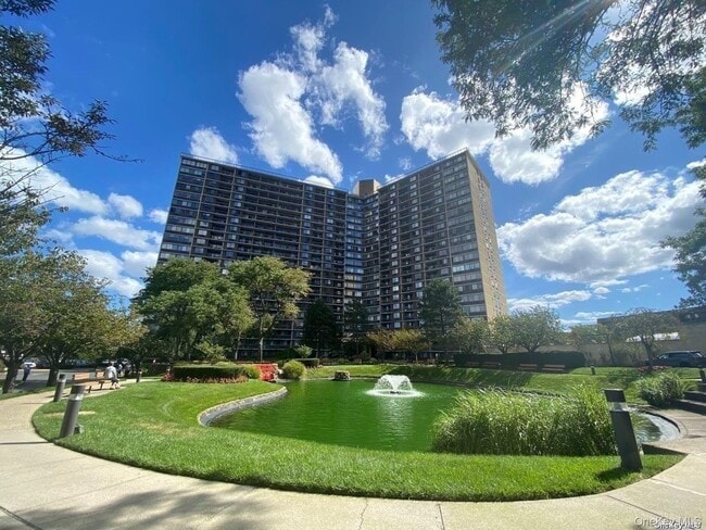 Building Photo - 2 Bay Club Dr Unit 6G