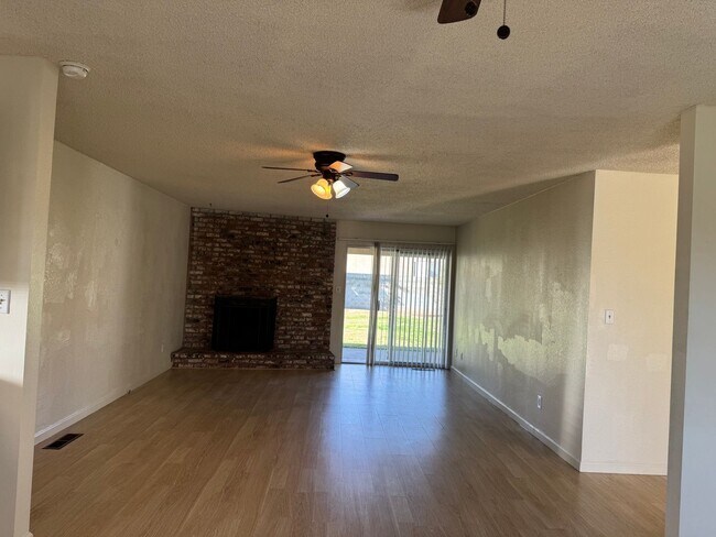 Photo - 6893 N Rowell Ave