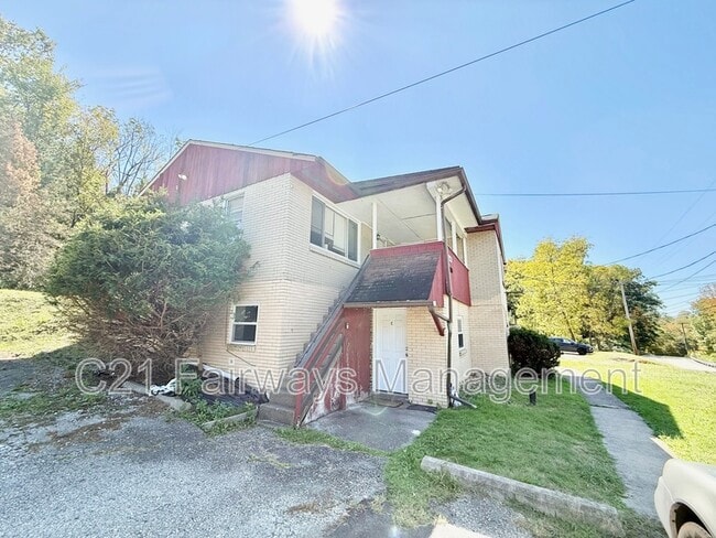 Photo - 2580 Pitcairn Rd