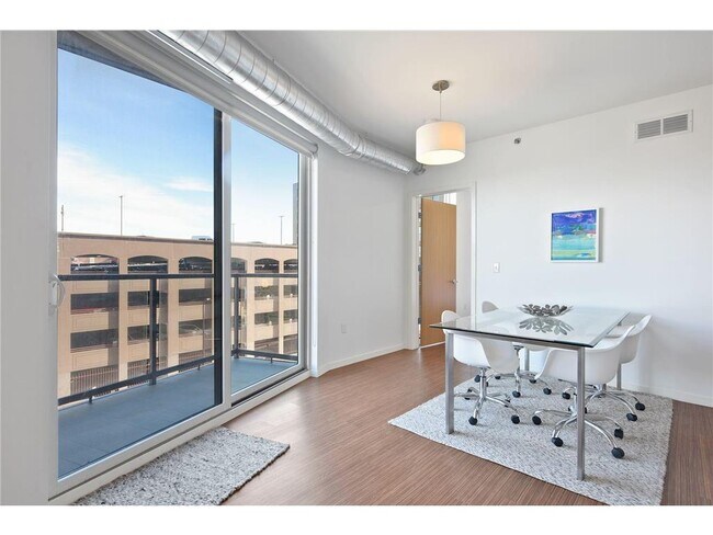 Photo - 915 N Washington Ave Unit 201