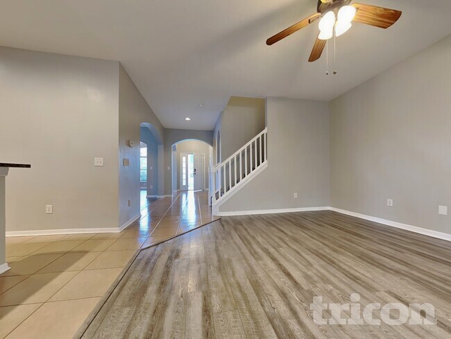 Photo - 17437 Lawn Orchid Loop