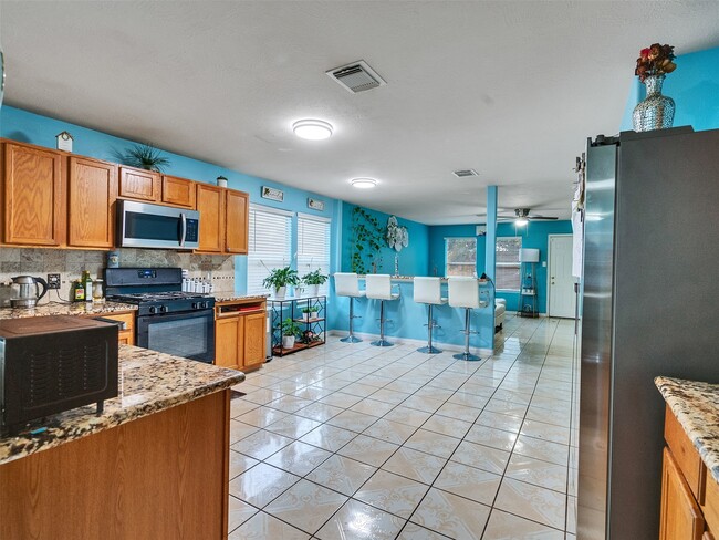 Photo - 502 Danbury Park Ln