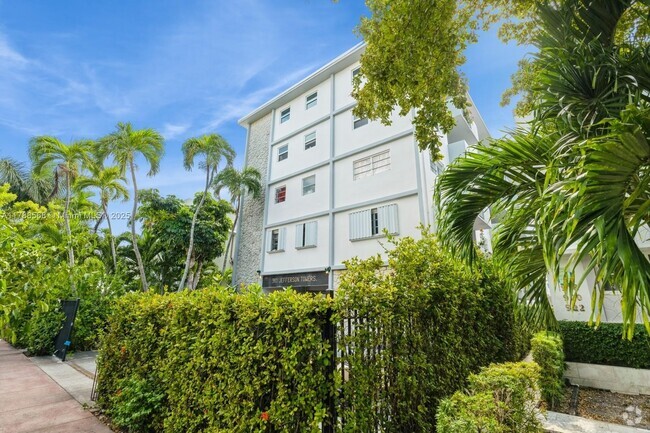Building Photo - 910 Jefferson Ave Unit 3A Rental