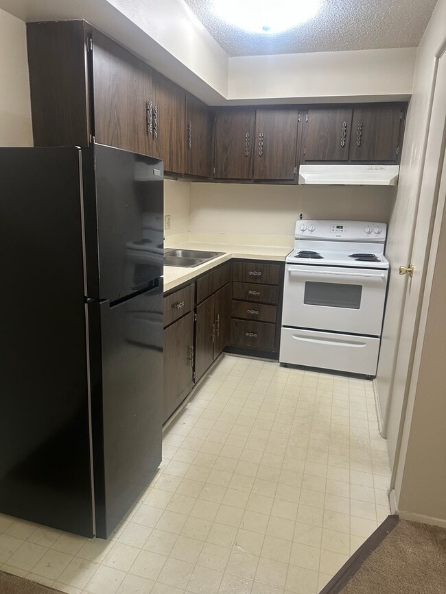 Photo - 32 Woodglen Apartment Unit B-18