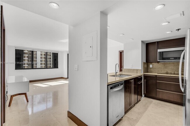 Photo - 540 Brickell Key Dr Condo Unit 1021