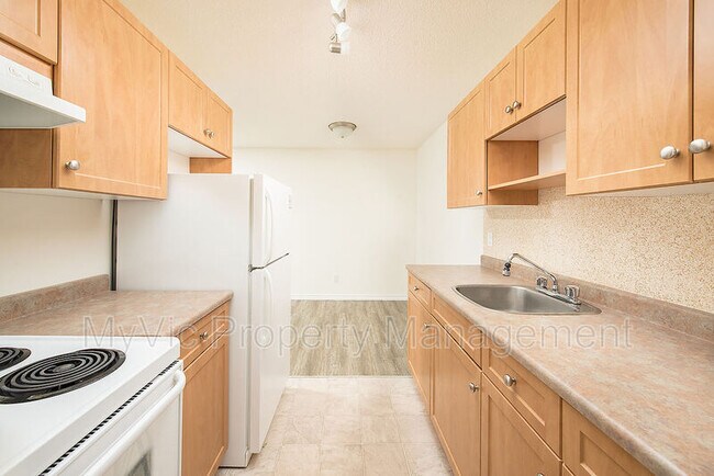 Photo - 9120-9149 149 St Unit Two Bed