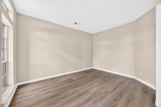 Building Photo - 1007 Brannon Park Ln