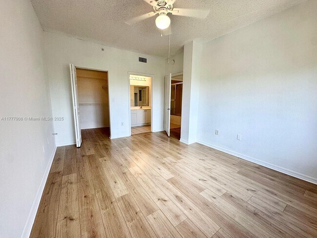 Photo - 2807 Veronia Dr Condo Unit 301