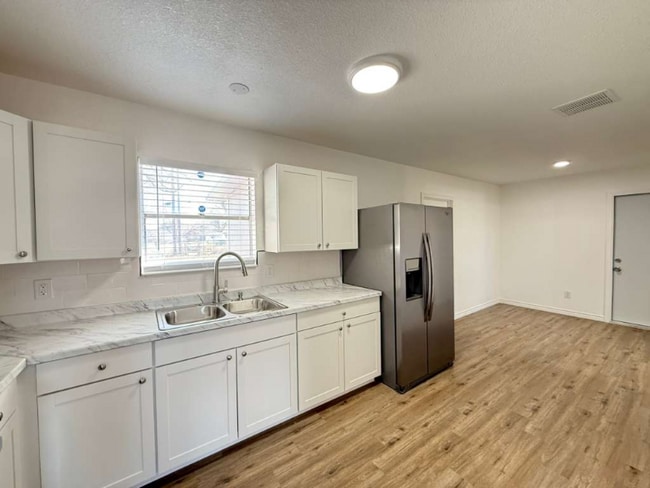 Photo - 7642 Quail St