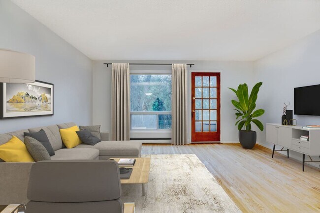 Photo - 85 Henderson Ave