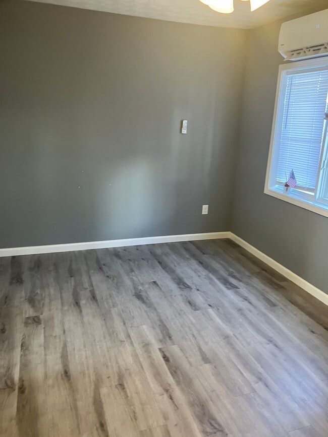 Photo - 701 W Walnut St Unit 701-2 W Walnut