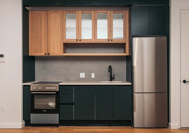 Building Photo - 44 Kent St Rental