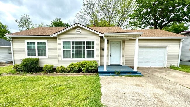 Building Photo - Spacious Home with Garage, Deck & Convenient Location