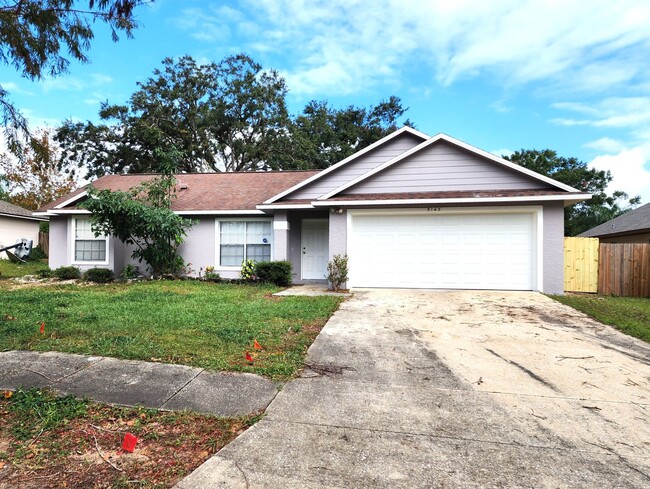 Quiet Neighborhood; Fenced-in Yard, Covere... - Quiet Neighborhood; Fenced-in Yard, Covere... House