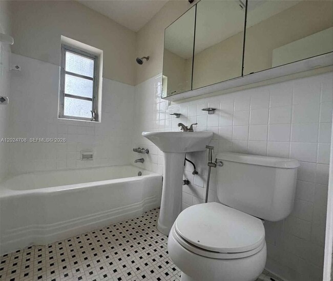 Photo - 1320 NW 87th St