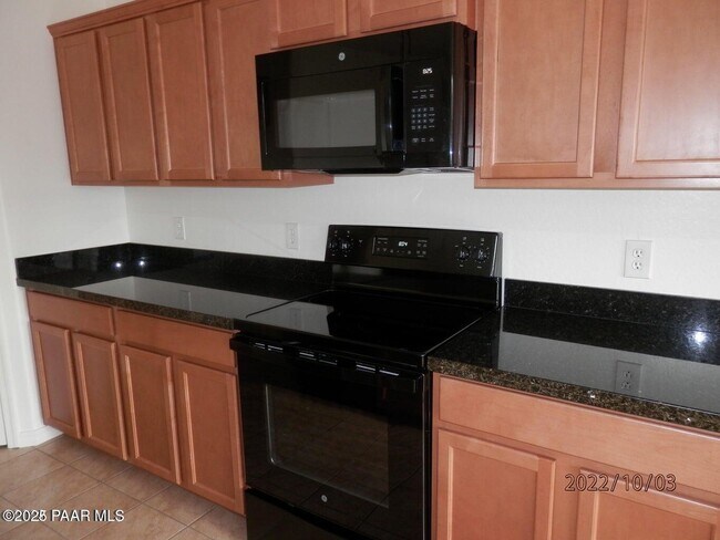 6882 Gables Trl