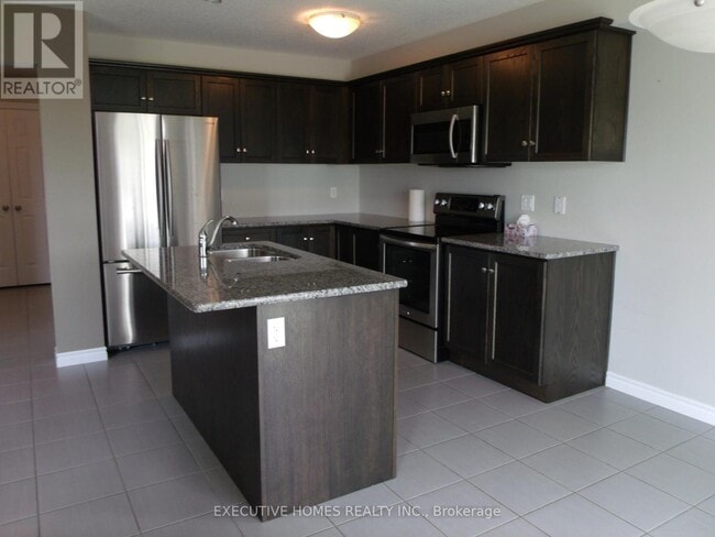 Photo - 1372 Caen Ave