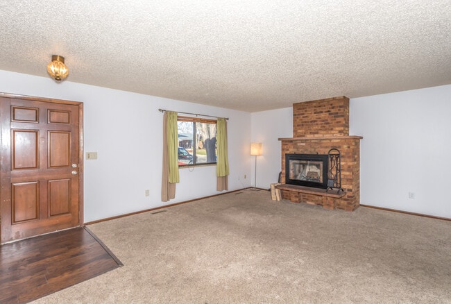 Living Room - 4482 North Grant Avenue