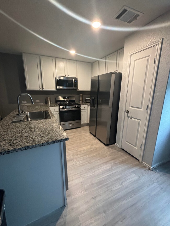 Photo - 7350 London Ml