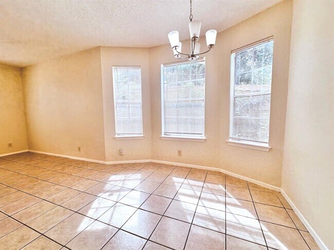 Photo - 2004 Kirksey Dr