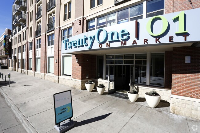 TwentyOne01 on Market Apartments For Rent in Denver, CO
