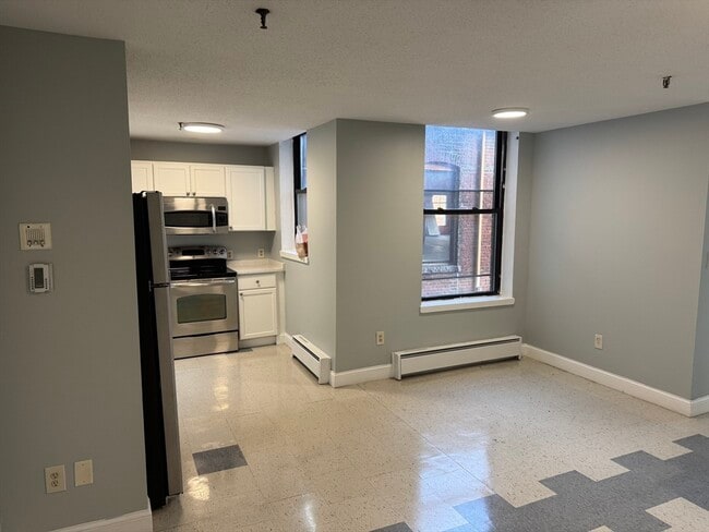 Photo - 46 Amesbury St Unit 3A