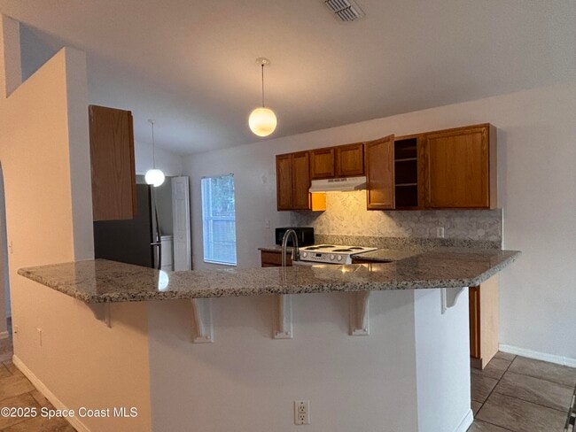 Photo - 1064 Helena Ave NW