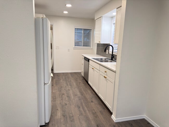 Photo - 1432 Park Ave NE