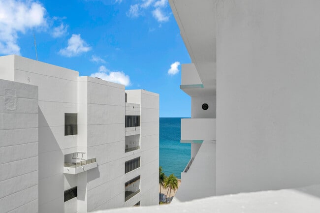 Photo - 3725 S Ocean Dr Unidad 1215