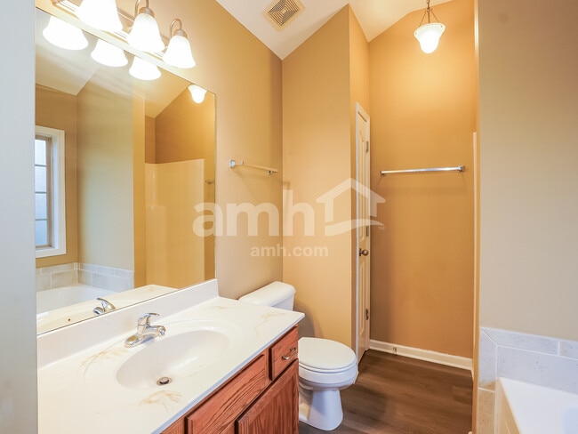 Photo - 720 Arrowfield Dr