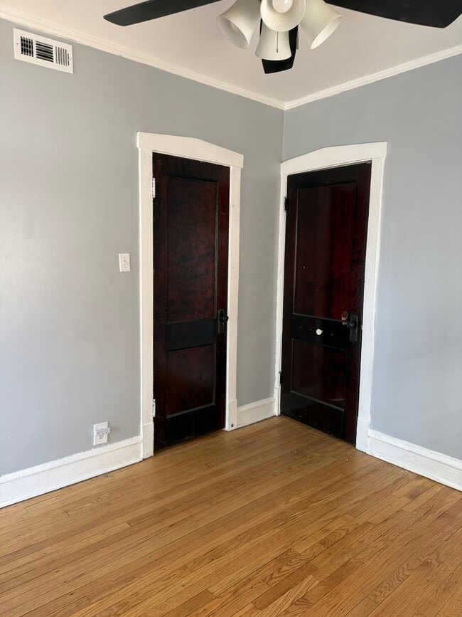 Photo - 5639 N Artesian Ave Unit 2