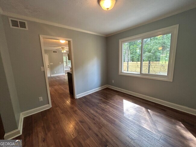 Photo - 102 Shawville Ln