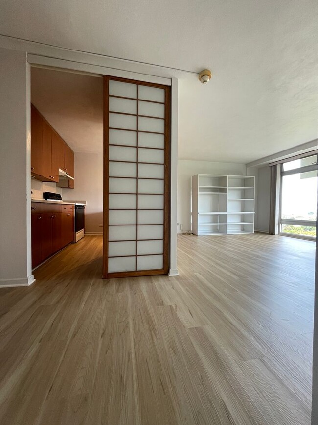 Photo - 11th Floor Condo with Downtown and Mountain Views. Unidad 1154