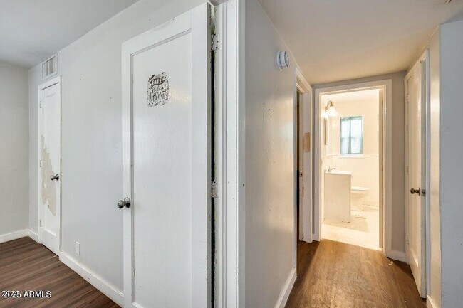 Photo - 5946 West Myrtle Ave